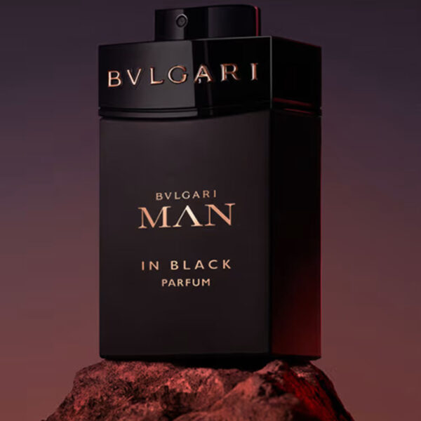 Bvlgari-Man-in-Black-Parfum-la-jolie-perfumes04