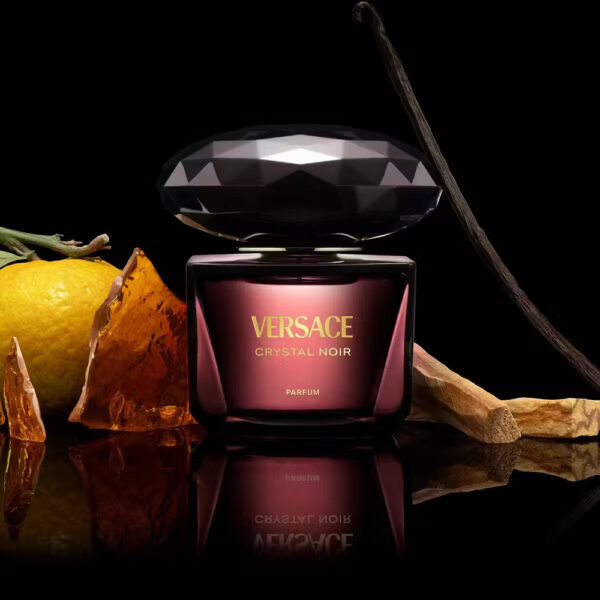 Versace-Crystal-Noir-Parfum-la-jolie-perfumes04